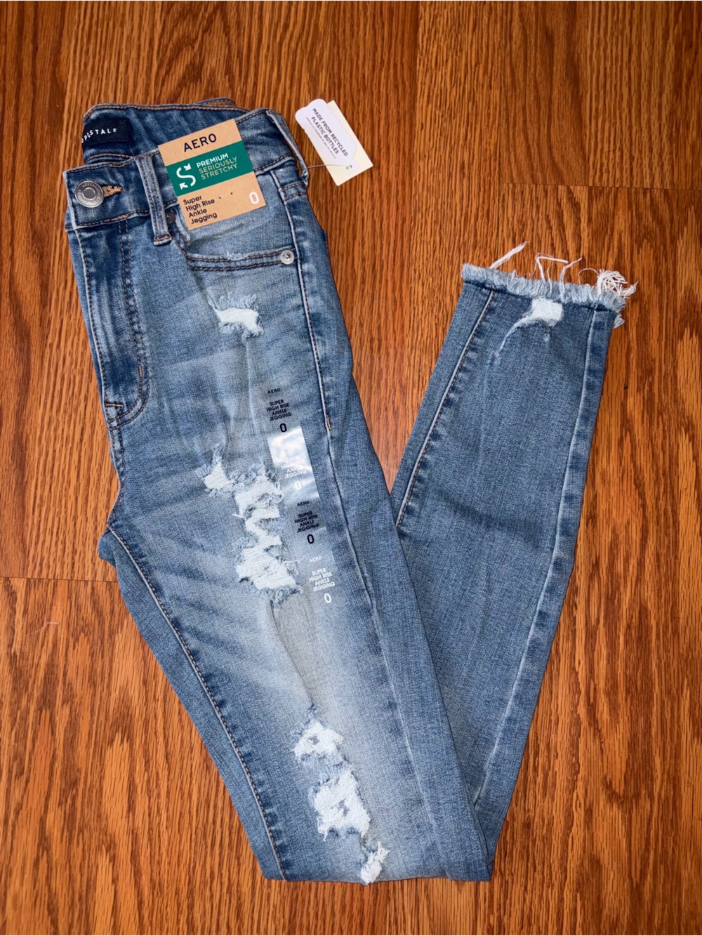 NWT-Aéropostale distressed skinny jeans